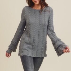 Doe & Rae Gray Cable Knit Crew Neck Sweater